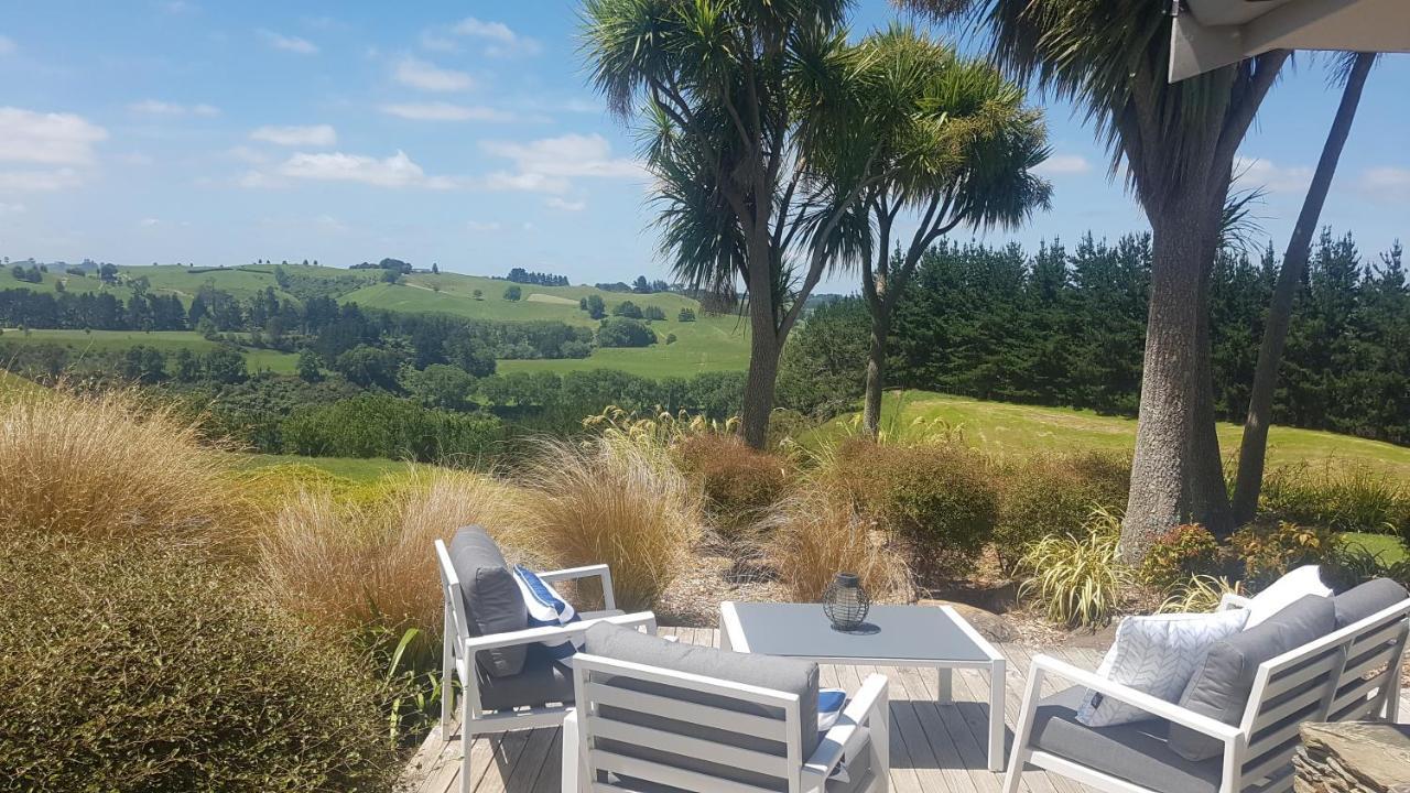 Above The River Karapiro Bed & Breakfast ภายนอก รูปภาพ